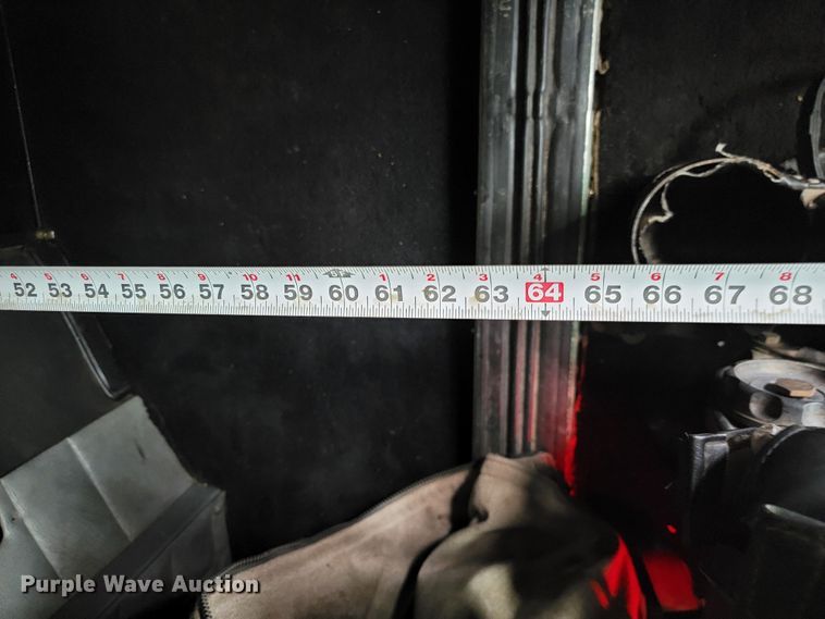 image for item JW9633 1995 Peterbilt 379  semi truck