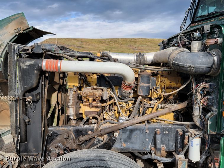 image for item JW9633 1995 Peterbilt 379  semi truck