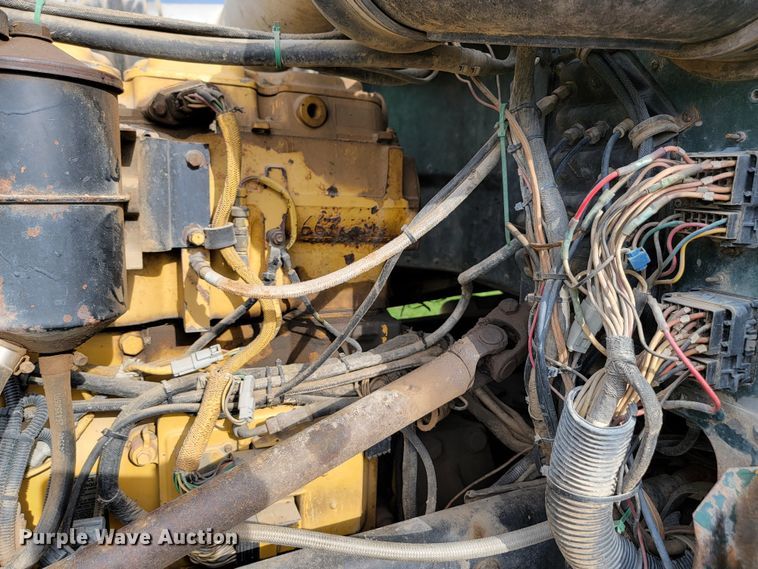 image for item JW9633 1995 Peterbilt 379  semi truck