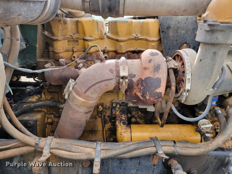 image for item JW9633 1995 Peterbilt 379  semi truck