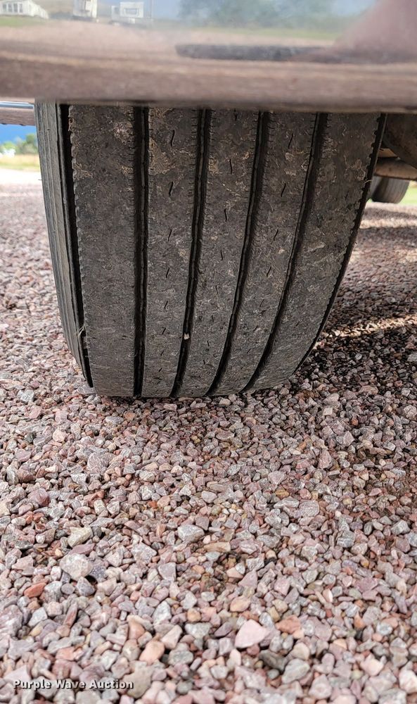 image for item JW9633 1995 Peterbilt 379  semi truck