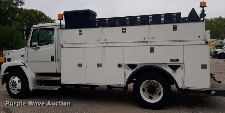 image for item KD9198 2000 Freightliner FL70  utility / service truck