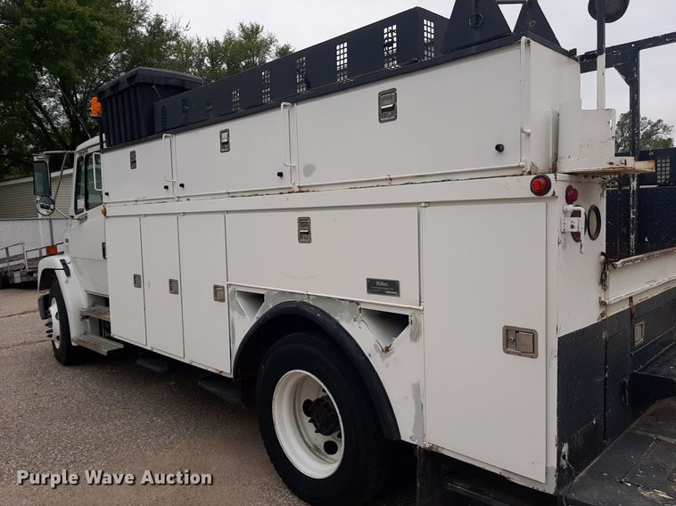 image for item KD9198 2000 Freightliner FL70  utility / service truck