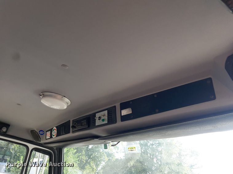 image for item KD9198 2000 Freightliner FL70  utility / service truck