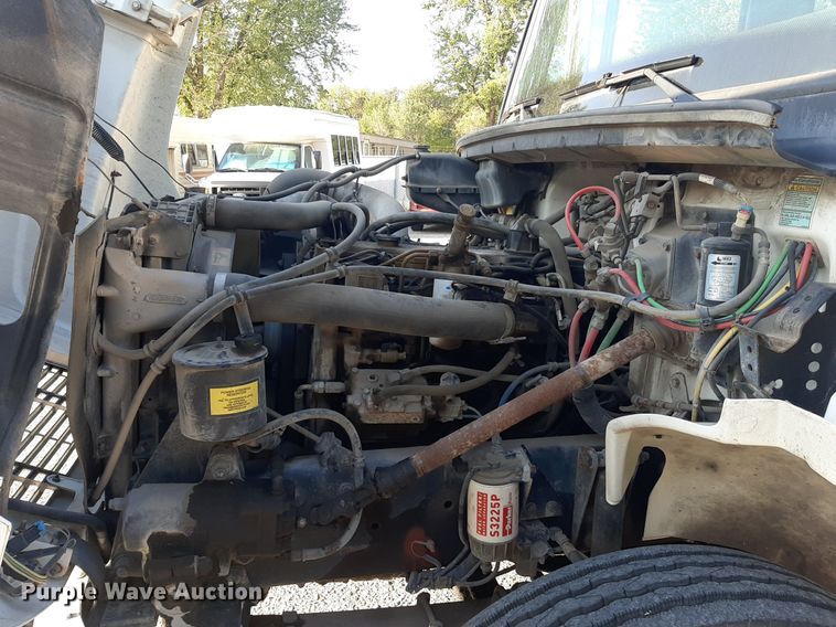 image for item KD9198 2000 Freightliner FL70  utility / service truck