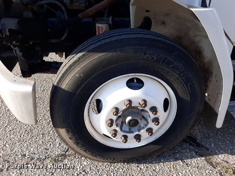 image for item KD9198 2000 Freightliner FL70  utility / service truck