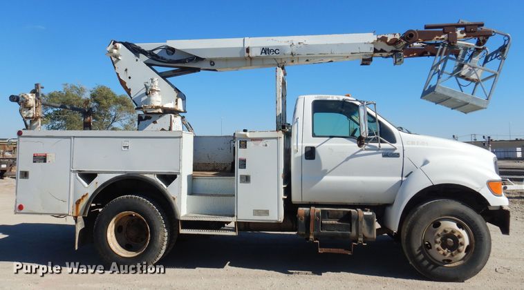 image for item KD9217 2000 Ford F650  bucket truck