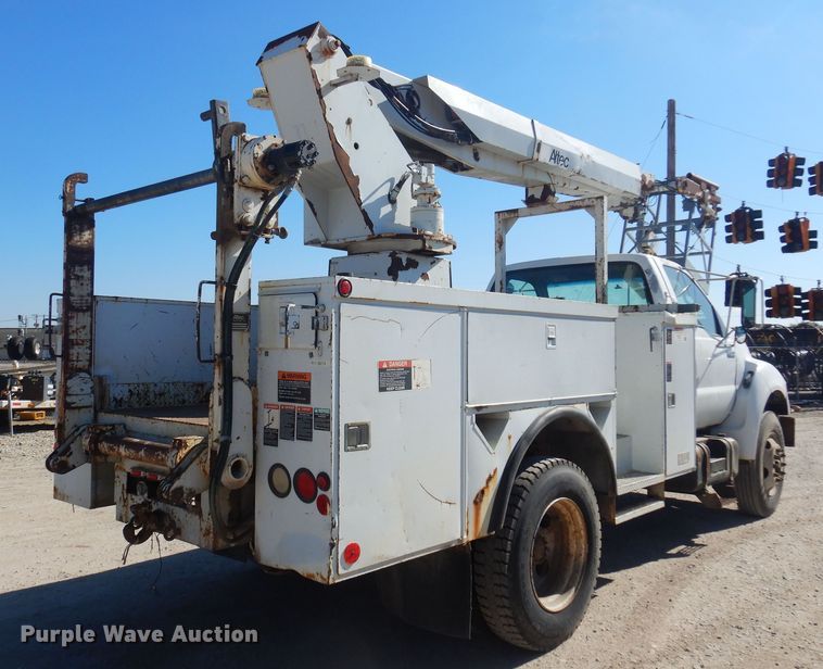 image for item KD9217 2000 Ford F650  bucket truck
