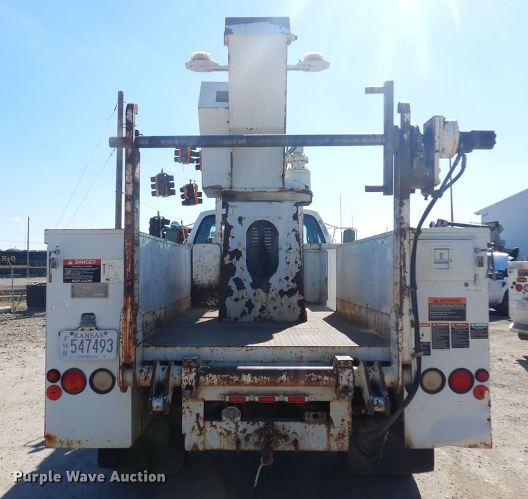 image for item KD9217 2000 Ford F650  bucket truck
