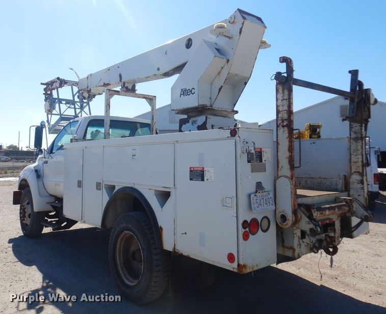 image for item KD9217 2000 Ford F650  bucket truck