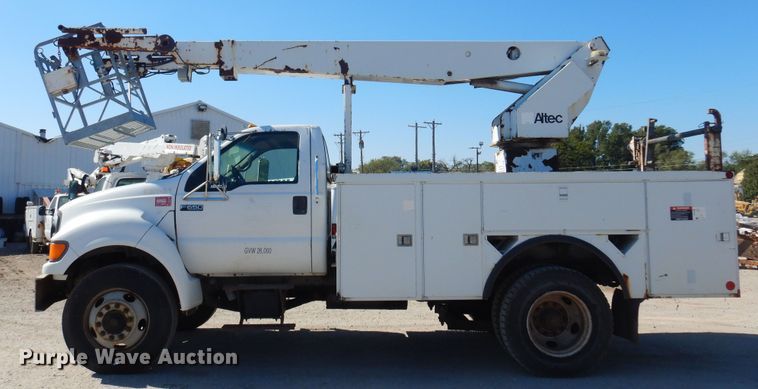 image for item KD9217 2000 Ford F650  bucket truck