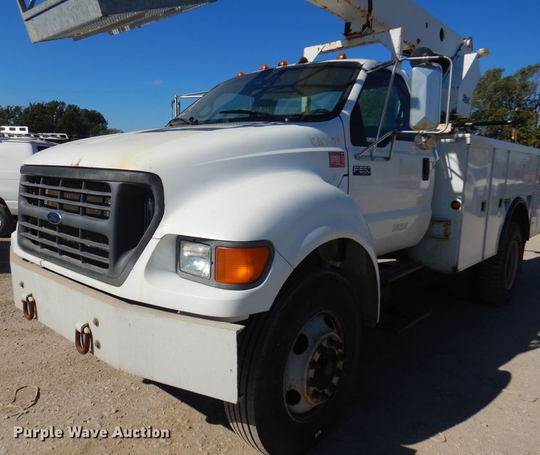 image for item KD9217 2000 Ford F650  bucket truck