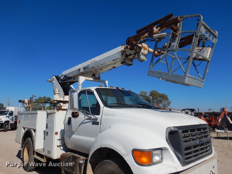 image for item KD9217 2000 Ford F650  bucket truck