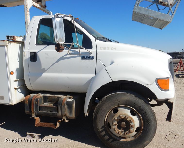 image for item KD9217 2000 Ford F650  bucket truck