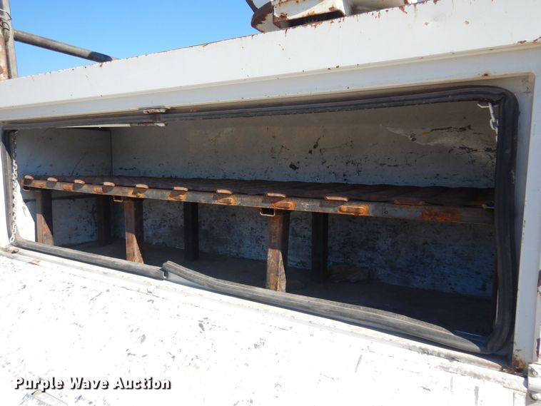 image for item KD9217 2000 Ford F650  bucket truck