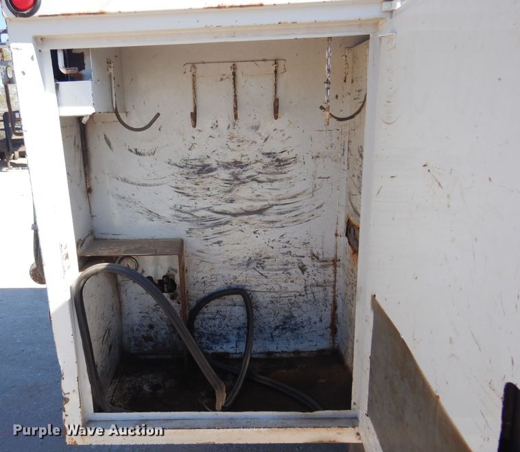 image for item KD9217 2000 Ford F650  bucket truck