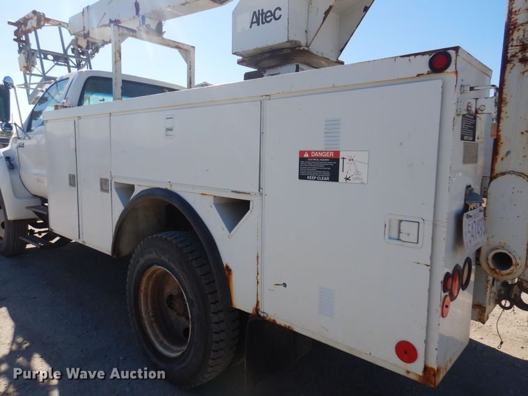 image for item KD9217 2000 Ford F650  bucket truck