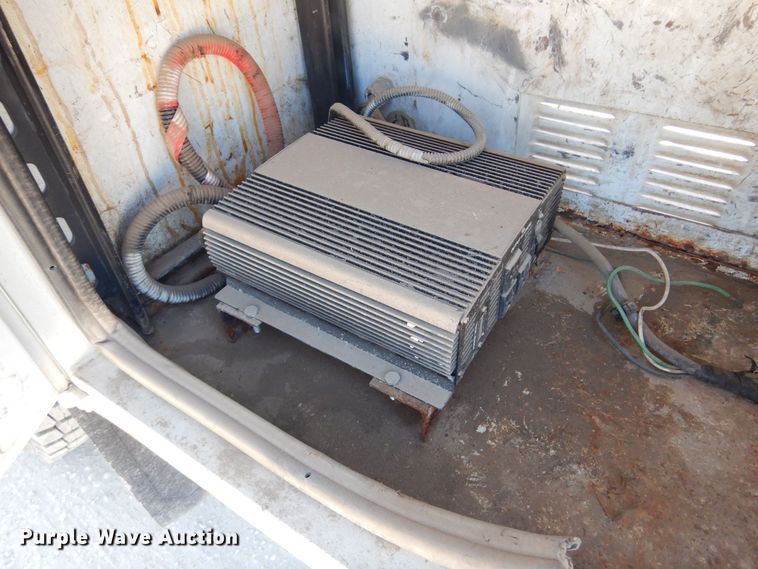 image for item KD9217 2000 Ford F650  bucket truck