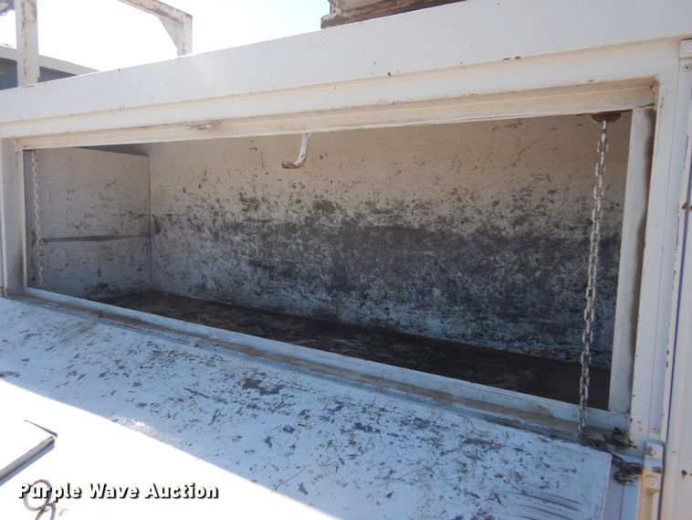 image for item KD9217 2000 Ford F650  bucket truck