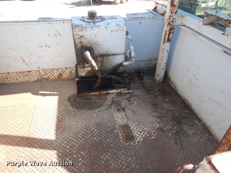 image for item KD9217 2000 Ford F650  bucket truck