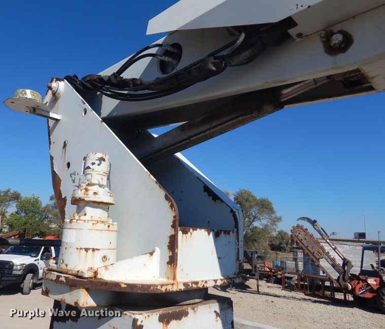 image for item KD9217 2000 Ford F650  bucket truck