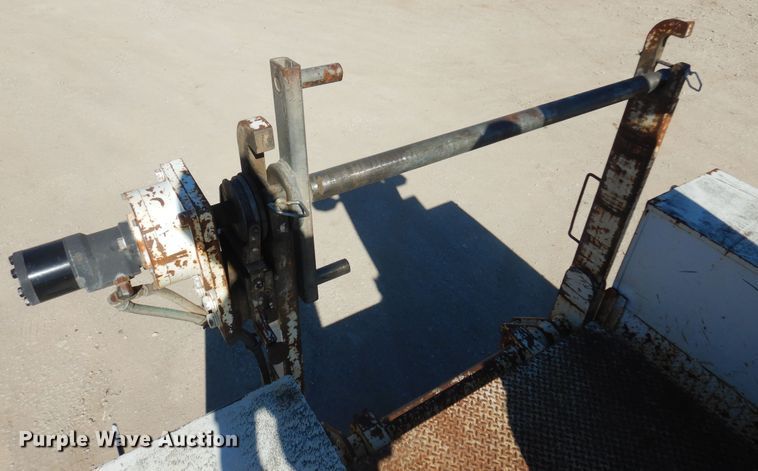 image for item KD9217 2000 Ford F650  bucket truck