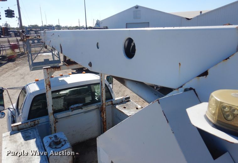 image for item KD9217 2000 Ford F650  bucket truck