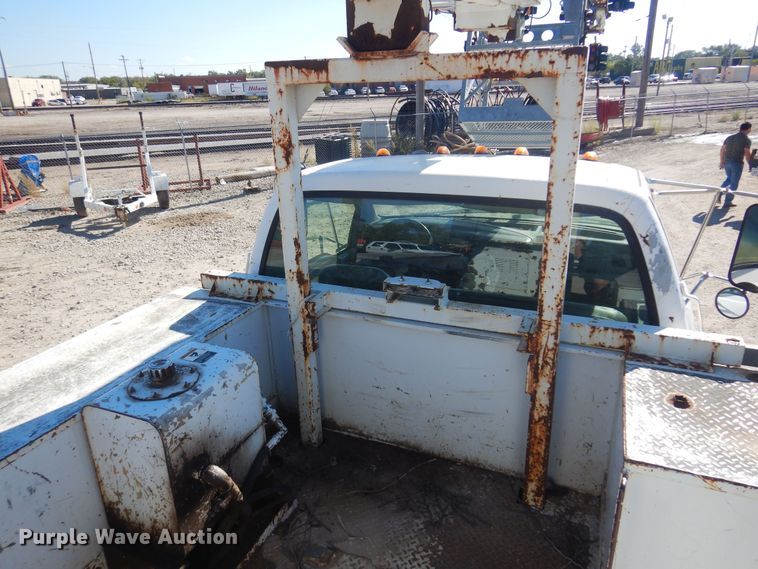 image for item KD9217 2000 Ford F650  bucket truck