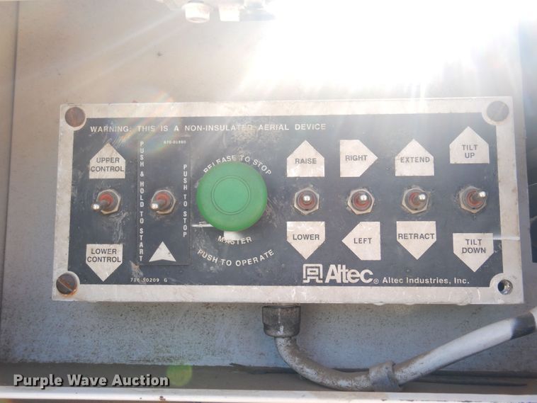 image for item KD9217 2000 Ford F650  bucket truck