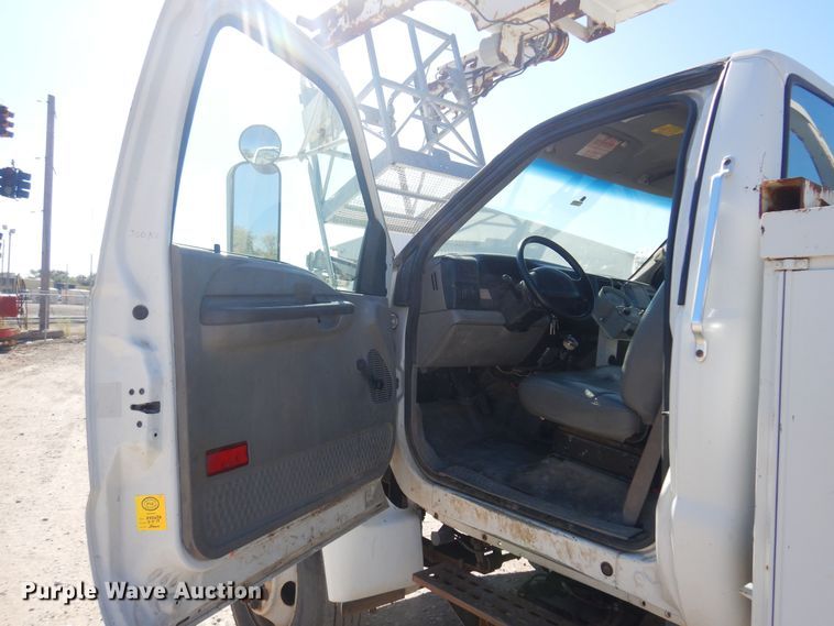 image for item KD9217 2000 Ford F650  bucket truck