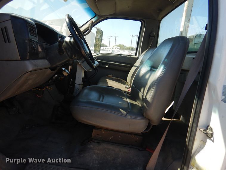 image for item KD9217 2000 Ford F650  bucket truck