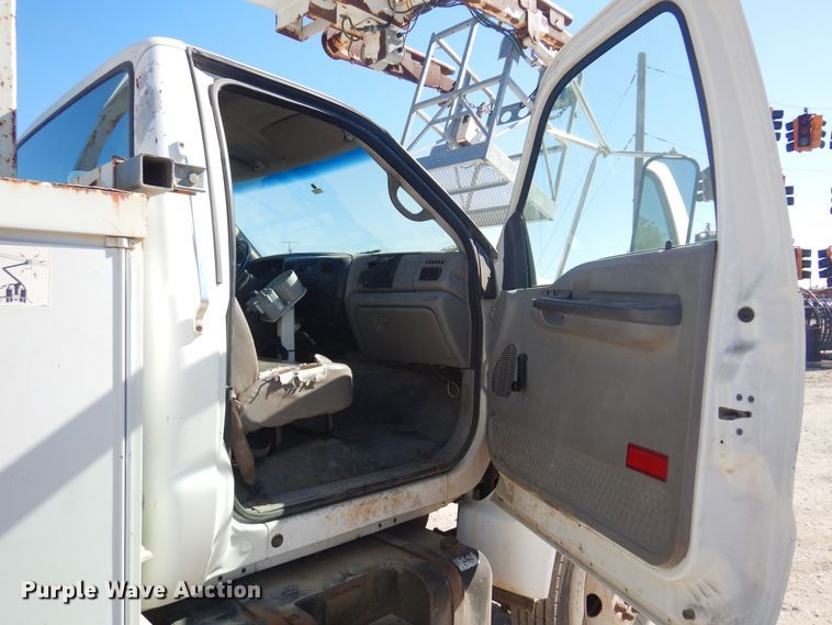 image for item KD9217 2000 Ford F650  bucket truck