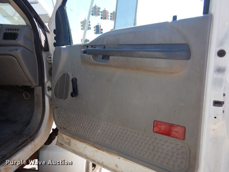 image for item KD9217 2000 Ford F650  bucket truck