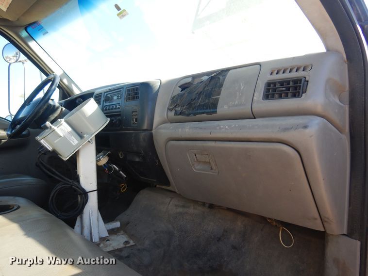 image for item KD9217 2000 Ford F650  bucket truck