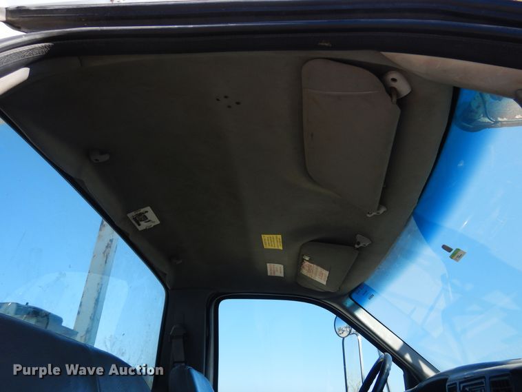 image for item KD9217 2000 Ford F650  bucket truck