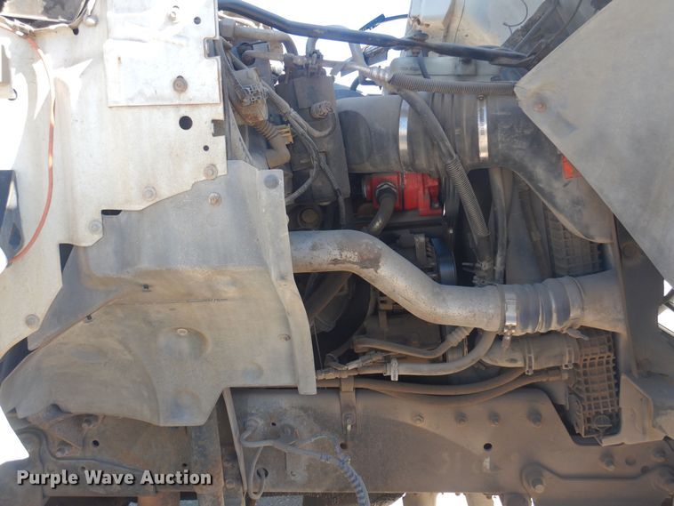 image for item KD9217 2000 Ford F650  bucket truck