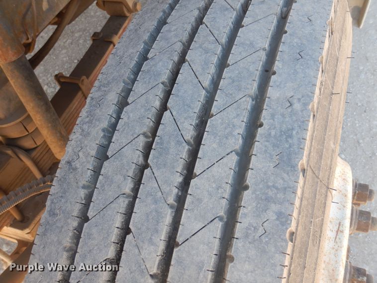 image for item KD9217 2000 Ford F650  bucket truck