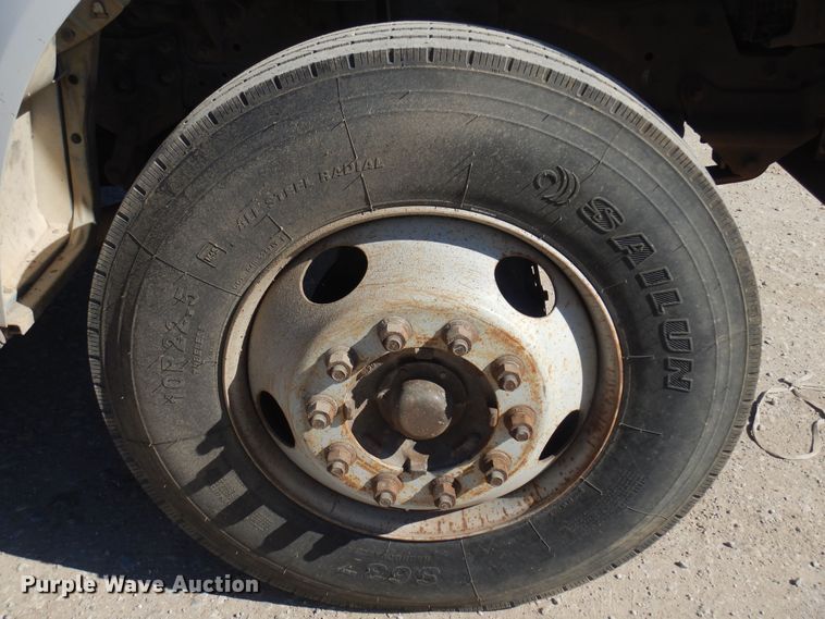 image for item KD9217 2000 Ford F650  bucket truck