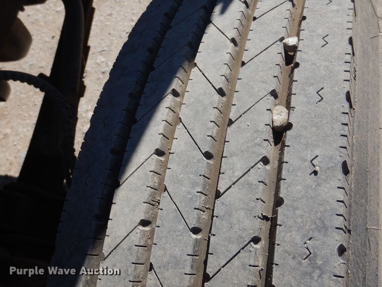 image for item KD9217 2000 Ford F650  bucket truck