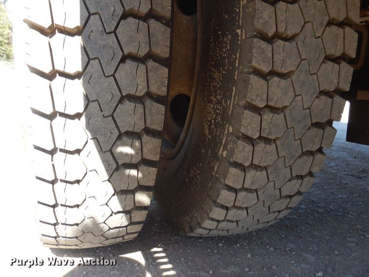 image for item KD9217 2000 Ford F650  bucket truck