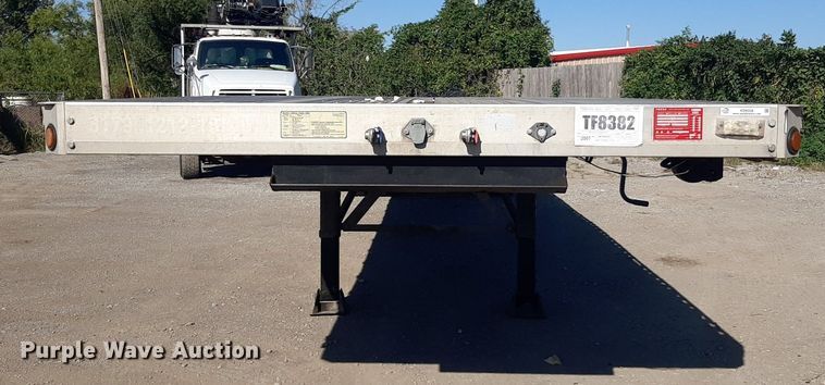 image for item KD9228 2007 Reitnouer MaxLite  flatbed trailer