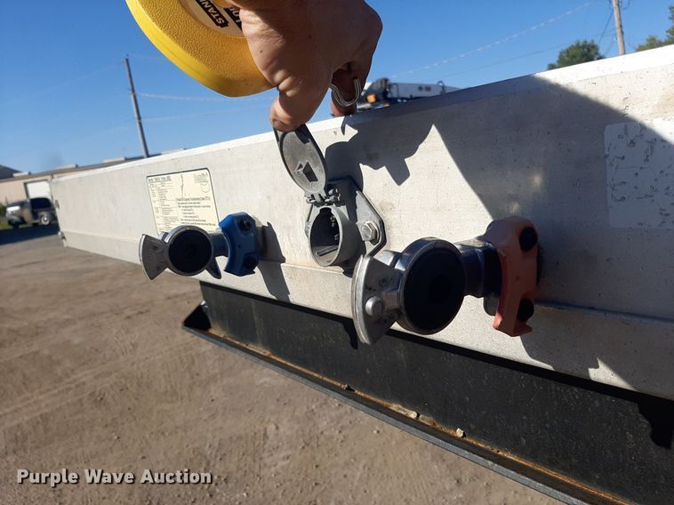 image for item KD9228 2007 Reitnouer MaxLite  flatbed trailer