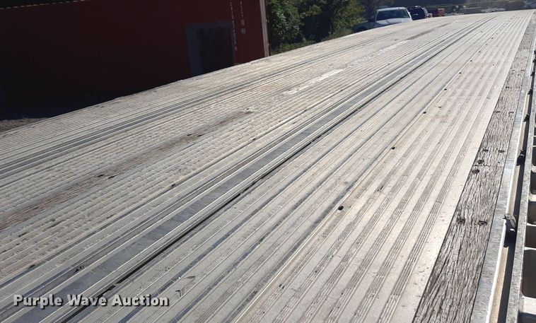 image for item KD9228 2007 Reitnouer MaxLite  flatbed trailer