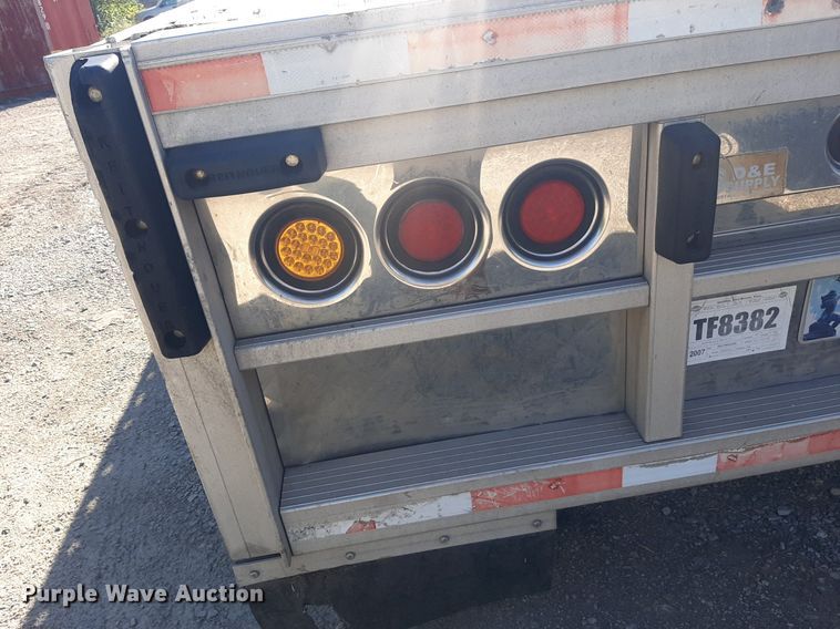 image for item KD9228 2007 Reitnouer MaxLite  flatbed trailer