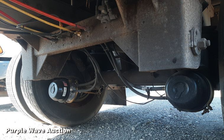 image for item KD9228 2007 Reitnouer MaxLite  flatbed trailer