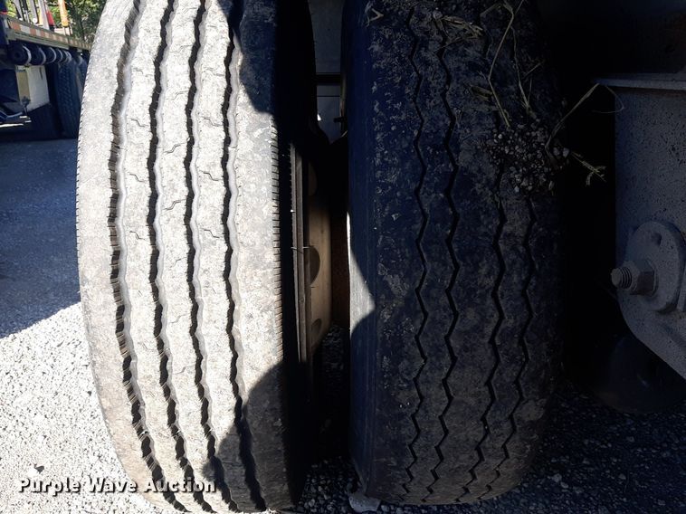 image for item KD9228 2007 Reitnouer MaxLite  flatbed trailer