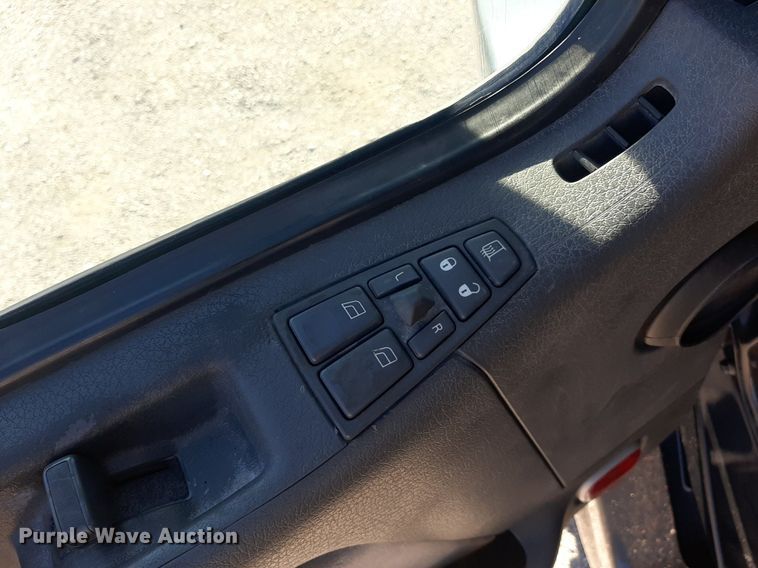 image for item KD9229 2005 Volvo VVN  semi truck