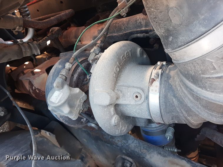 image for item KD9229 2005 Volvo VVN  semi truck