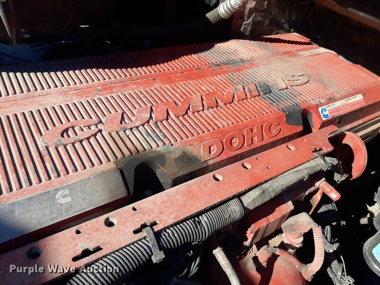 image for item KD9229 2005 Volvo VVN  semi truck