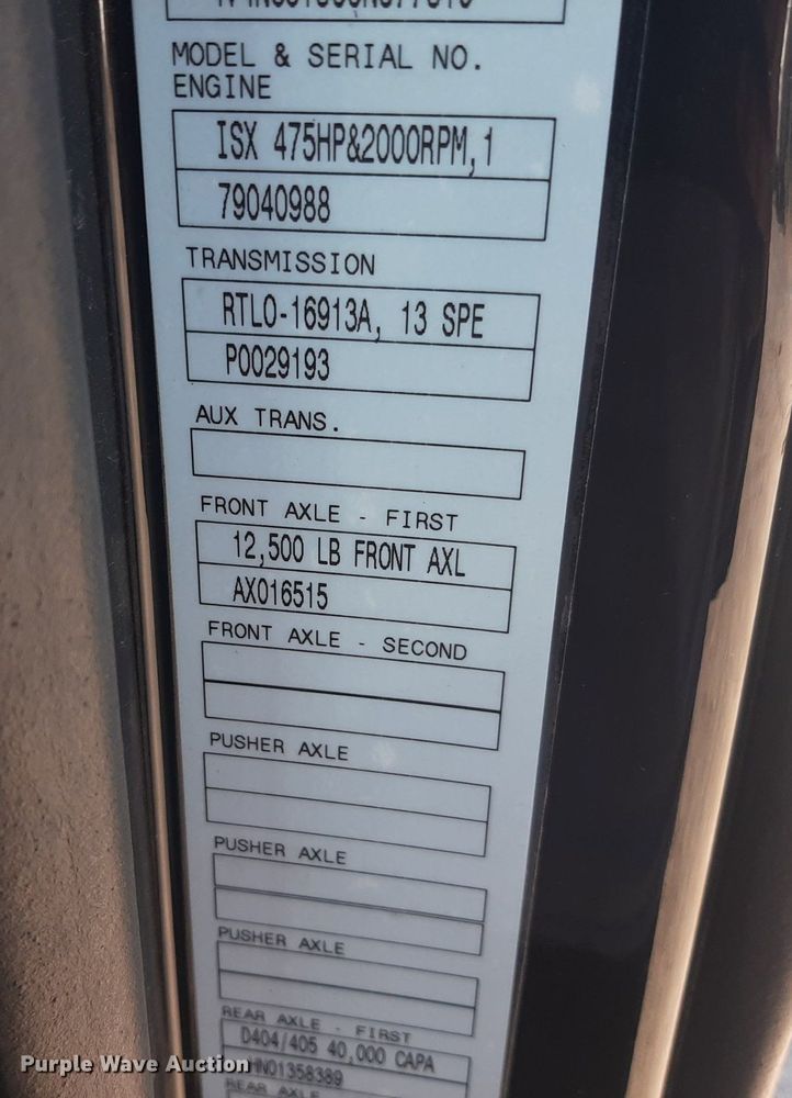 image for item KD9229 2005 Volvo VVN  semi truck